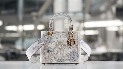 reve d'infini lady dior|'Lady Dior' Bag Rêve d'Infini: Dreaming in Infinite Artistry.